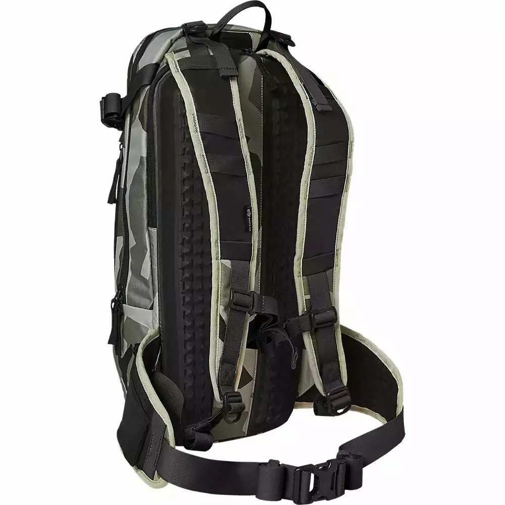 Fox Utility 18L Hydration Pack - Green Camo - 2022 2 Fox Utility 18L Hydration Pack - Green Camo - 2022 - Image 2